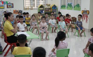 Những lưu ý về sức khỏe và dinh dưỡng cho trẻ trong mùa hè